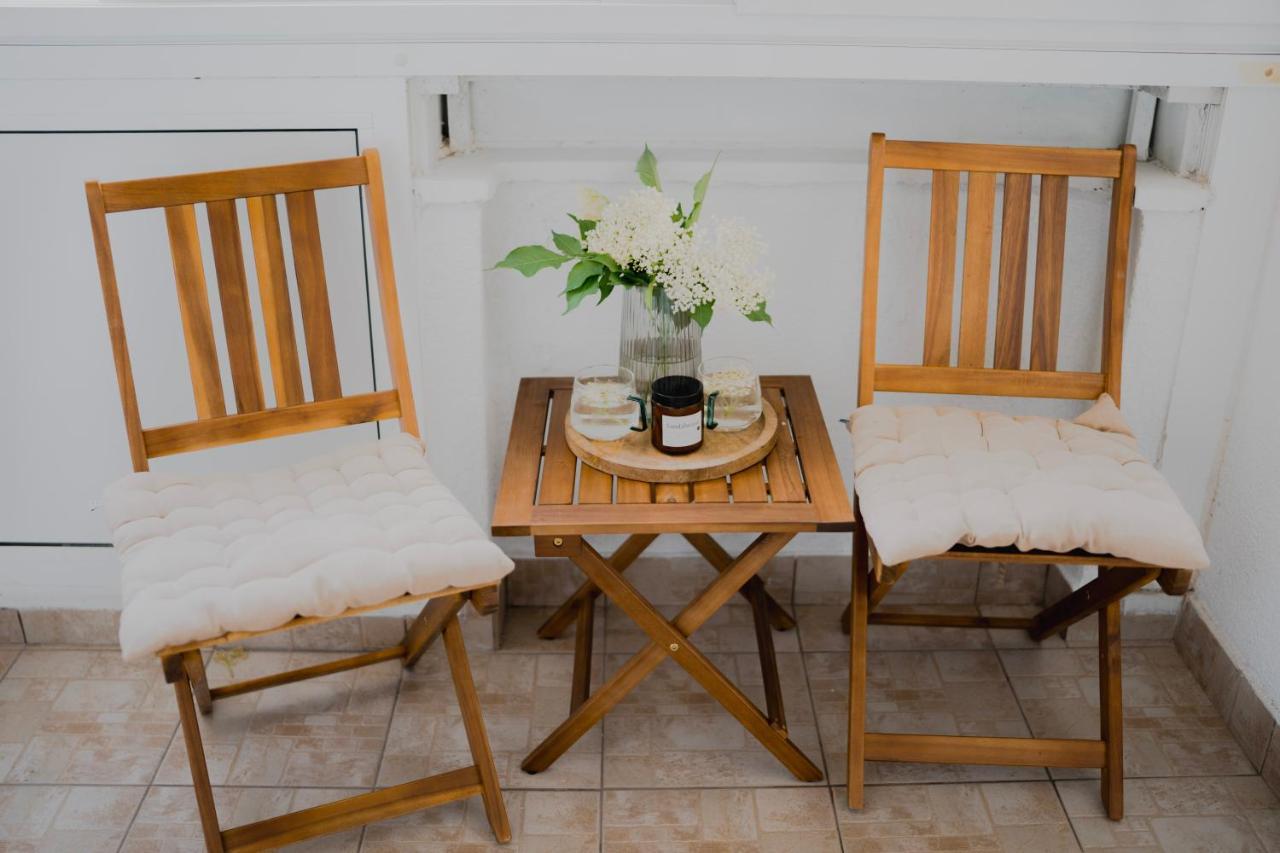 Riverland - Lovely Apartment מוסטר מראה חיצוני תמונה